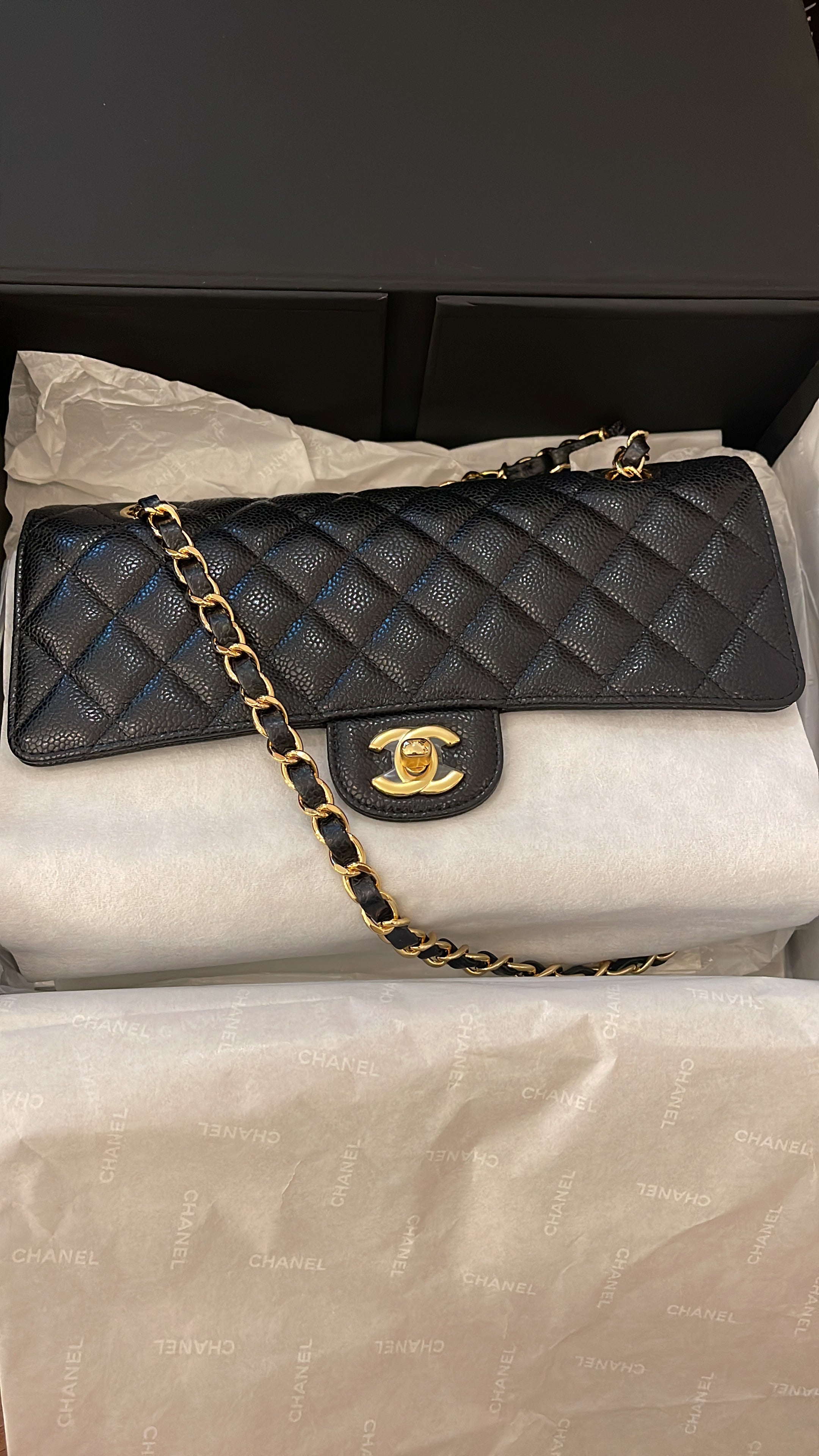 CHANEL Clutch With Chain Grained Shiny Calfskin & Gold-Tone Metal Navy Blue