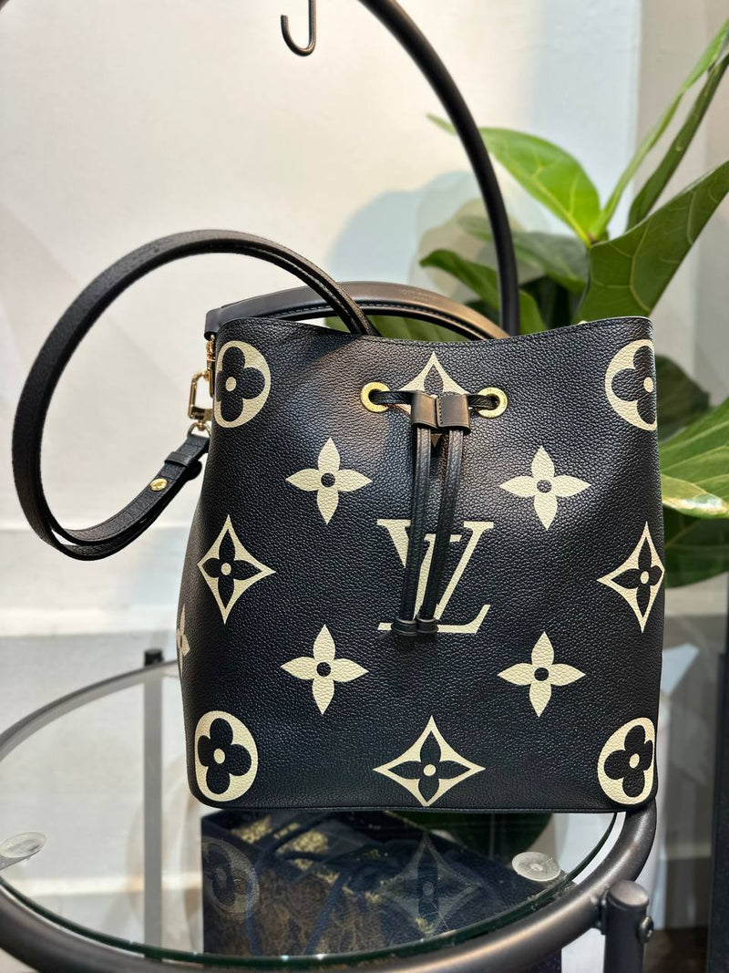 Brand:lv Neonoe Price:SOLD OUT . . . . To order dm / WhatsApp